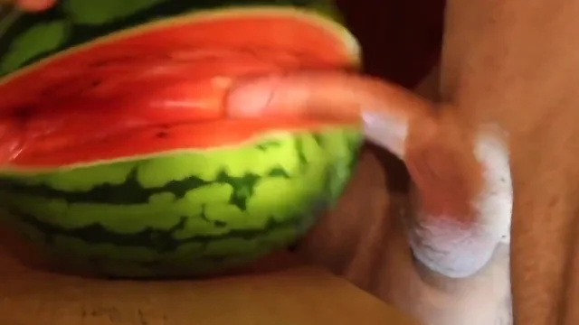 fruit fuck and self swallow - the best comes after splashing out
