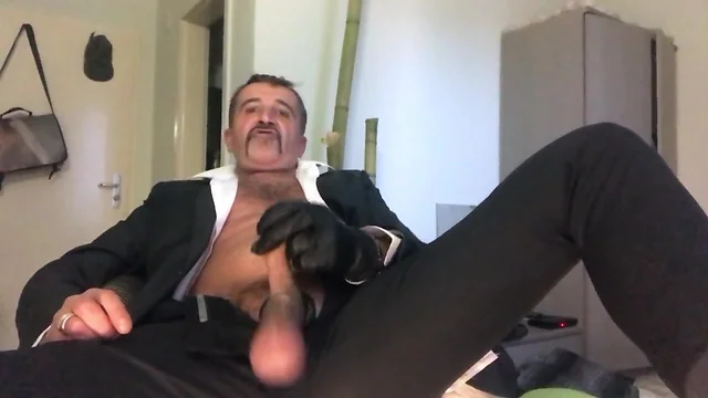 Latin Crossdresser Daddy Ready to Thrill You with Masturbation!