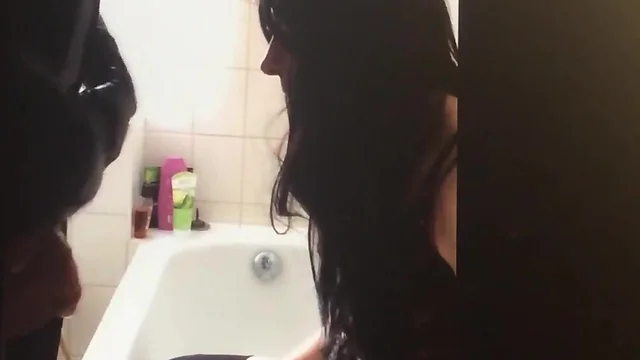 Crossdresser Anal Blowjob & Kinky Sex Toy Play: An Exciting Experience!