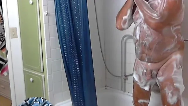 Hot Daddy`s Steamy Webcam Masturbation: Amateur Video