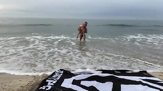 A Suck And F-ck Session On The Beach