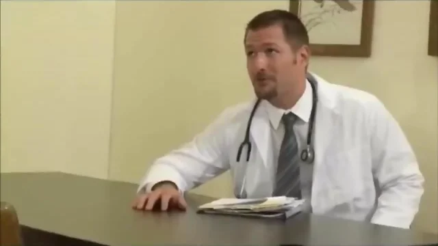 Arzt wird von jungem patienten gefickt