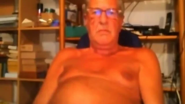 Dad jizz on webcam