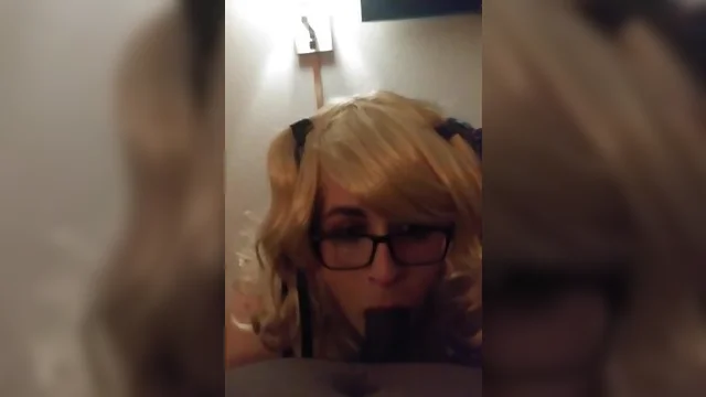 Phat crossdresser sissy blows bbc with facial