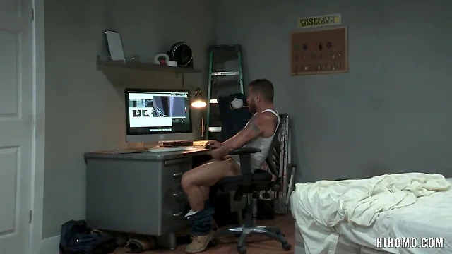Co-worker spying on his bear gay collagues