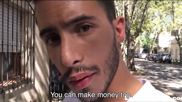 Teen gerade latino twink ersten Mal Homosexuell Sex für Geld pov