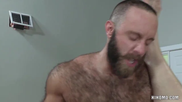 Wild Anal Fuck: Hot Hairy Bear Gets Thrusted by Hung Voyeur