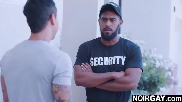 Ebony gay security fucks the suspect - interracial gay sex