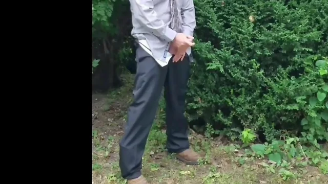 Businessman relieves stress in park during a meeting break 3 cumshots in 5