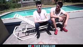 Outdoor Passion: Twink Mutual Pleasure with Blowjobs, Handjobs, and Masturbation
