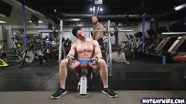 Two stunning and agitated jocks pounding at the gym