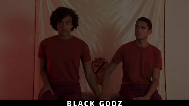 Blackgodz fit bbc lad gets worshipped by two twinks