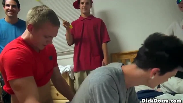 College teenagers suck each other and get bum knocked off realitydudes