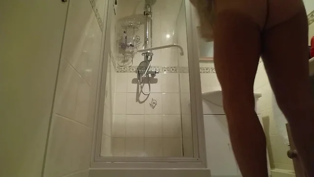 Sexy shower slut lad