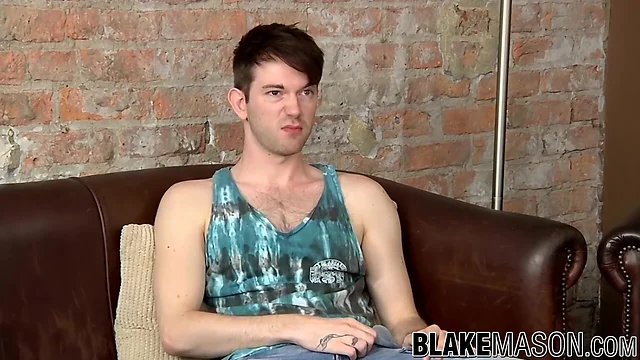 Attractive homosexual harley jordon wanks off after interview