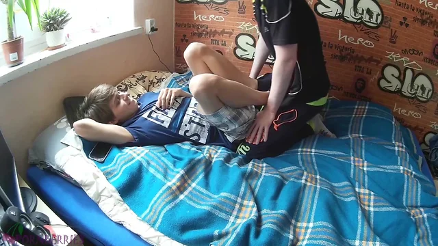 Two teenage friends doing gay acts that turned into a cum-shot