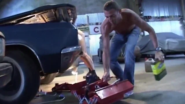 Mechanic & Garagiste Get Down & Dirty in a Hardsex Session with an Unexpected Object