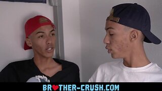 Dark pappy bangs his young black twin sons brother-crush.com
