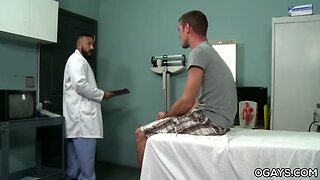 Homosexual doctor fucks with his patient