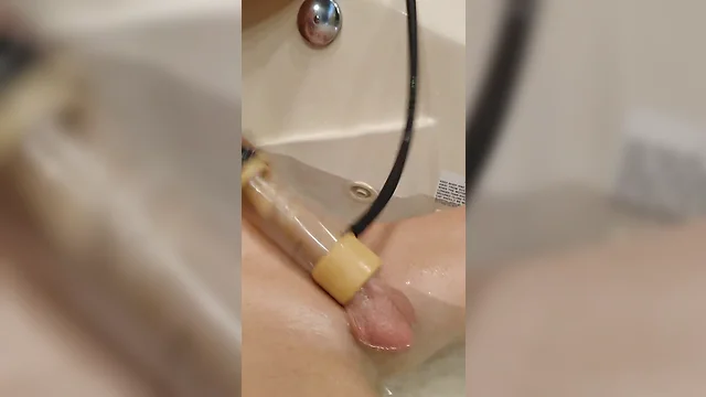 Venus 2000 in the bathtub