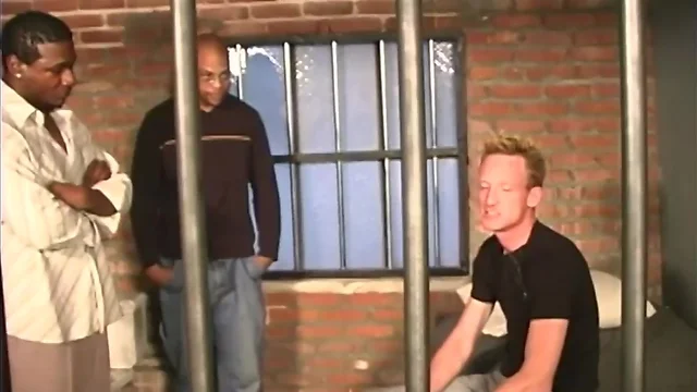 White guy gets hammered in the jailhouse by blacks