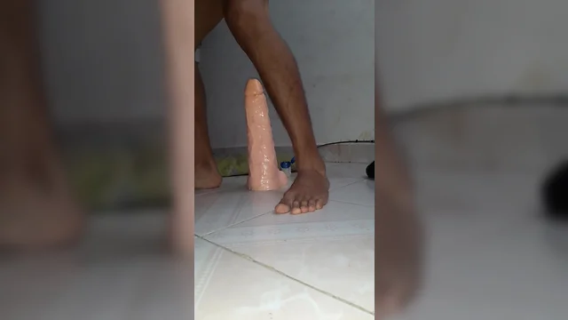 Sizable toy anal