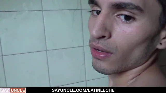 Construction teenager ross sucks dick for extra cash latino leche