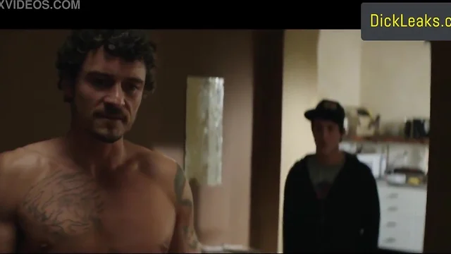 Orlando bloom naked — his considerable prick exposed