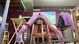 Livenlove shows us his open backside and feet