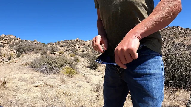 Spraying pee in the mountains - 4k