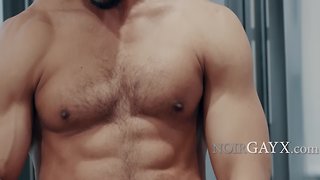 Dillon diaz: hot & sexy chocolate lad solo stroking at the gym