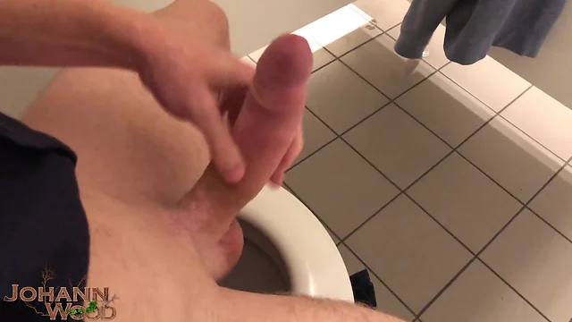 Man-Sized ejaculation sprays entire public toilet stall