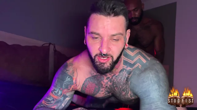 Teddy Bryce Experiences Ultimate Pleasure: Fisting by a Muscly Stud