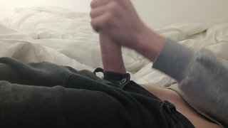 Youngcocksunny: cumming in bed