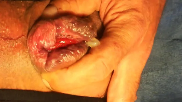 Gaping, pumping and fisting my anal cavity
