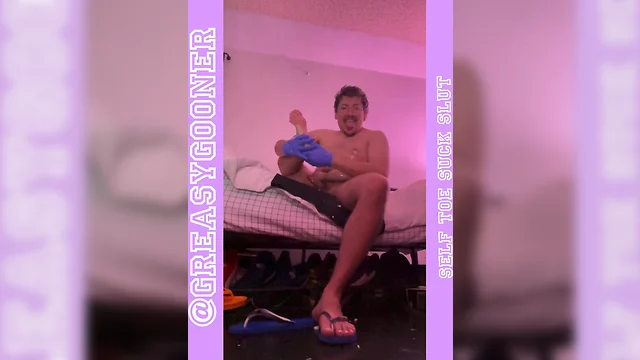Chub bear gooning self toe suck: a foot fetish experience