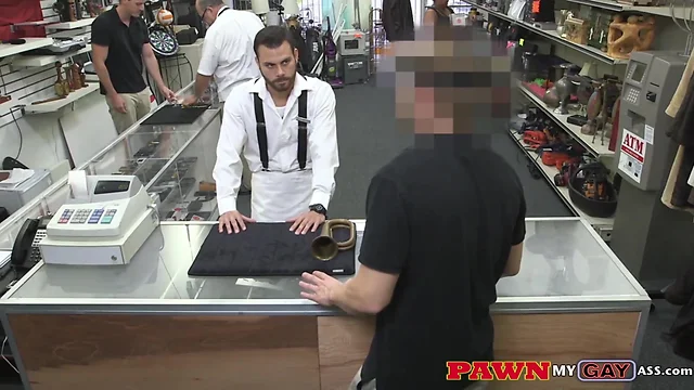 Customer engages in oral and anal sex at pawnshop