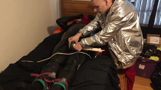 Rubber boy latex bondage breathplay: fun with my sweaty shirt and light control