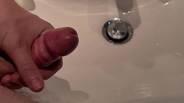 Amateur twink solo condom cumshot masturbation filling cum cumshots