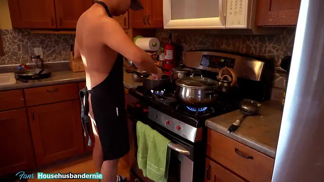 Hot asian twinks homemade cooking: naked chef chinese food