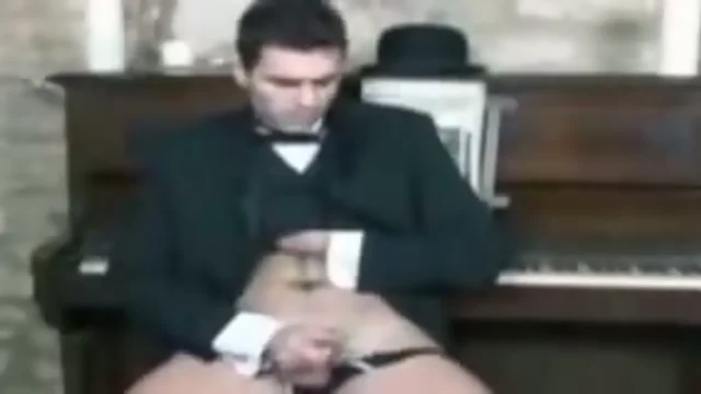 Piano player jerks off