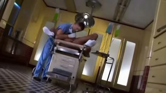 Hot doctor nails his patient