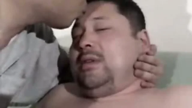 Chubby Homosexuell Asian daddy sex