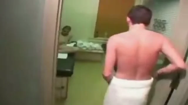 Teenagers suck and fuck in shower