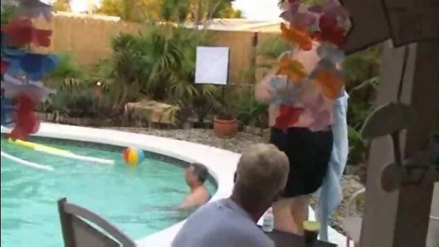 Daddy oral sex in pool