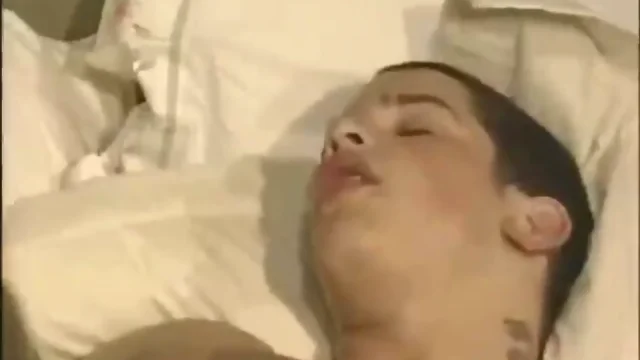 Dad waiting naked in bed to her bf to fuck ass